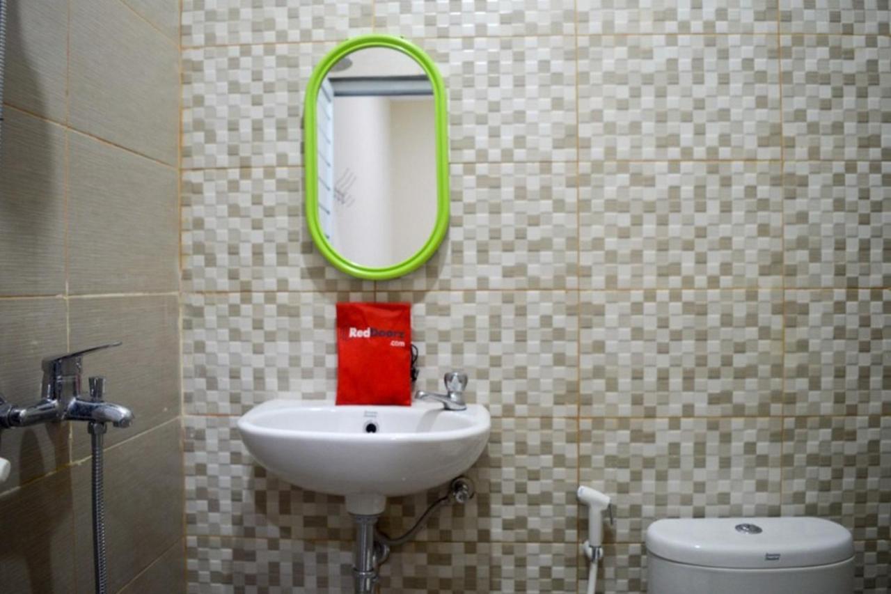 Reddoorz Near Sam Poo Kong 2 Otel Semarang Dış mekan fotoğraf