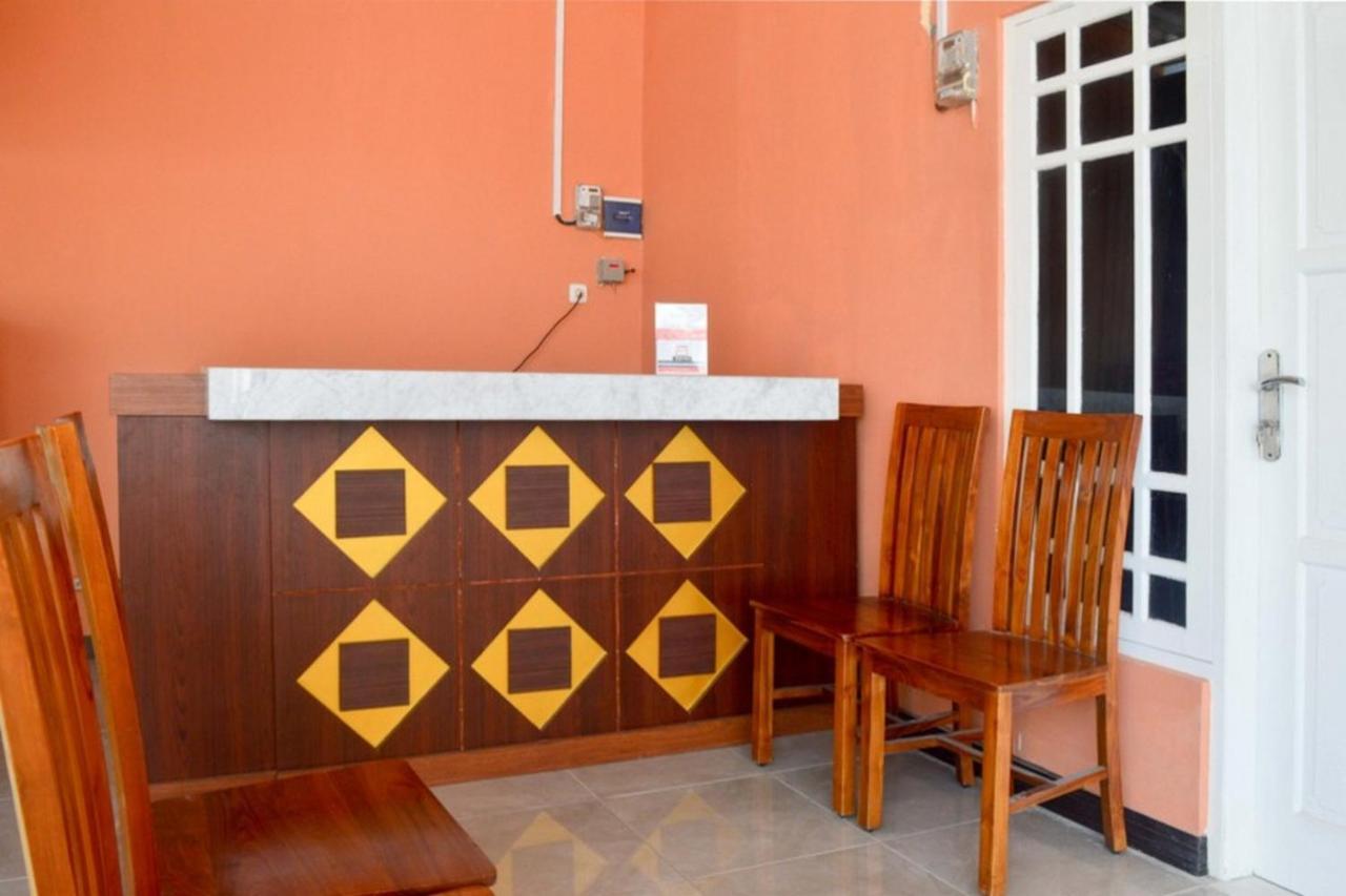 Reddoorz Near Sam Poo Kong 2 Otel Semarang Dış mekan fotoğraf